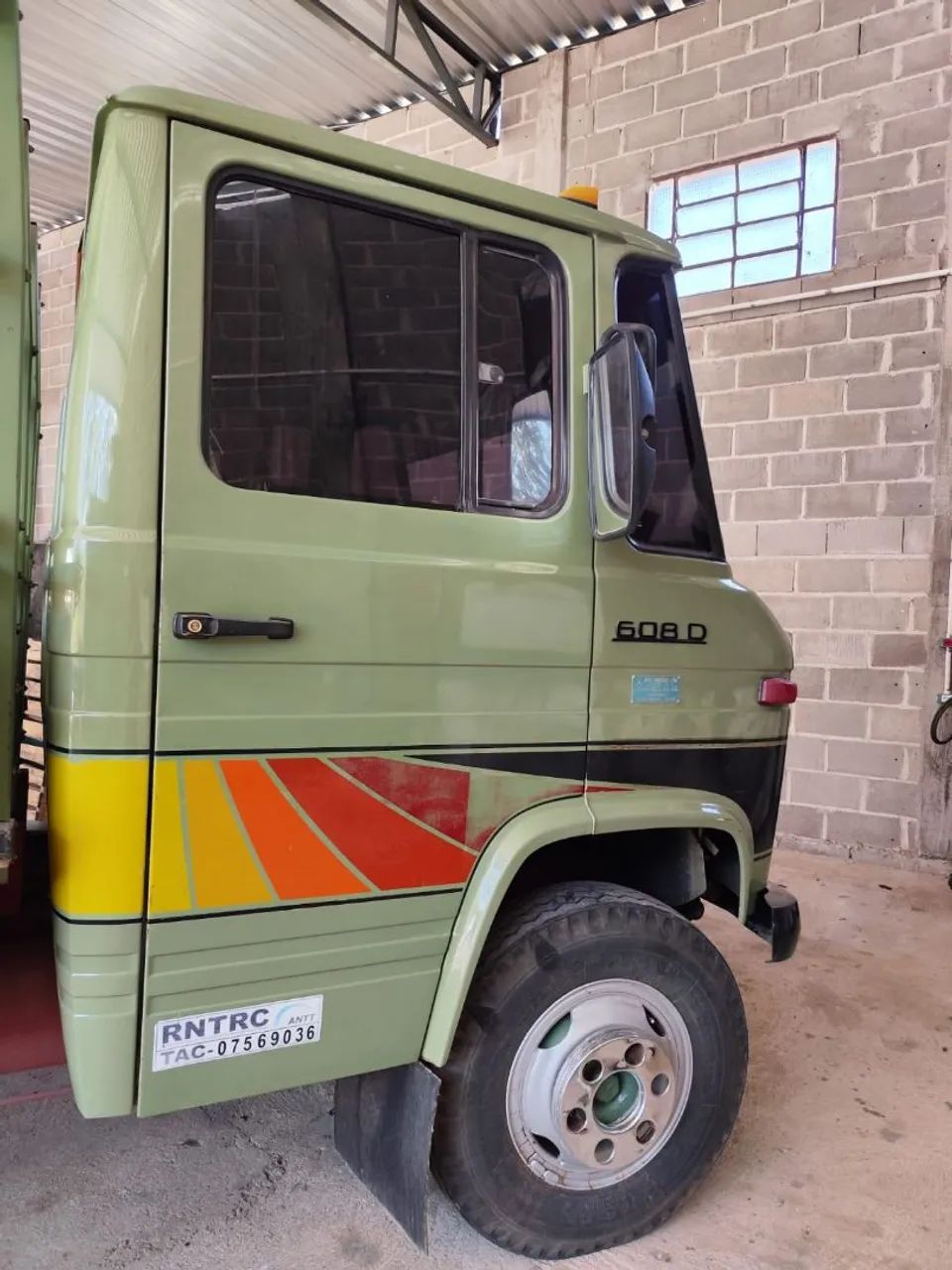 Caminhão 608 D - Foto 4