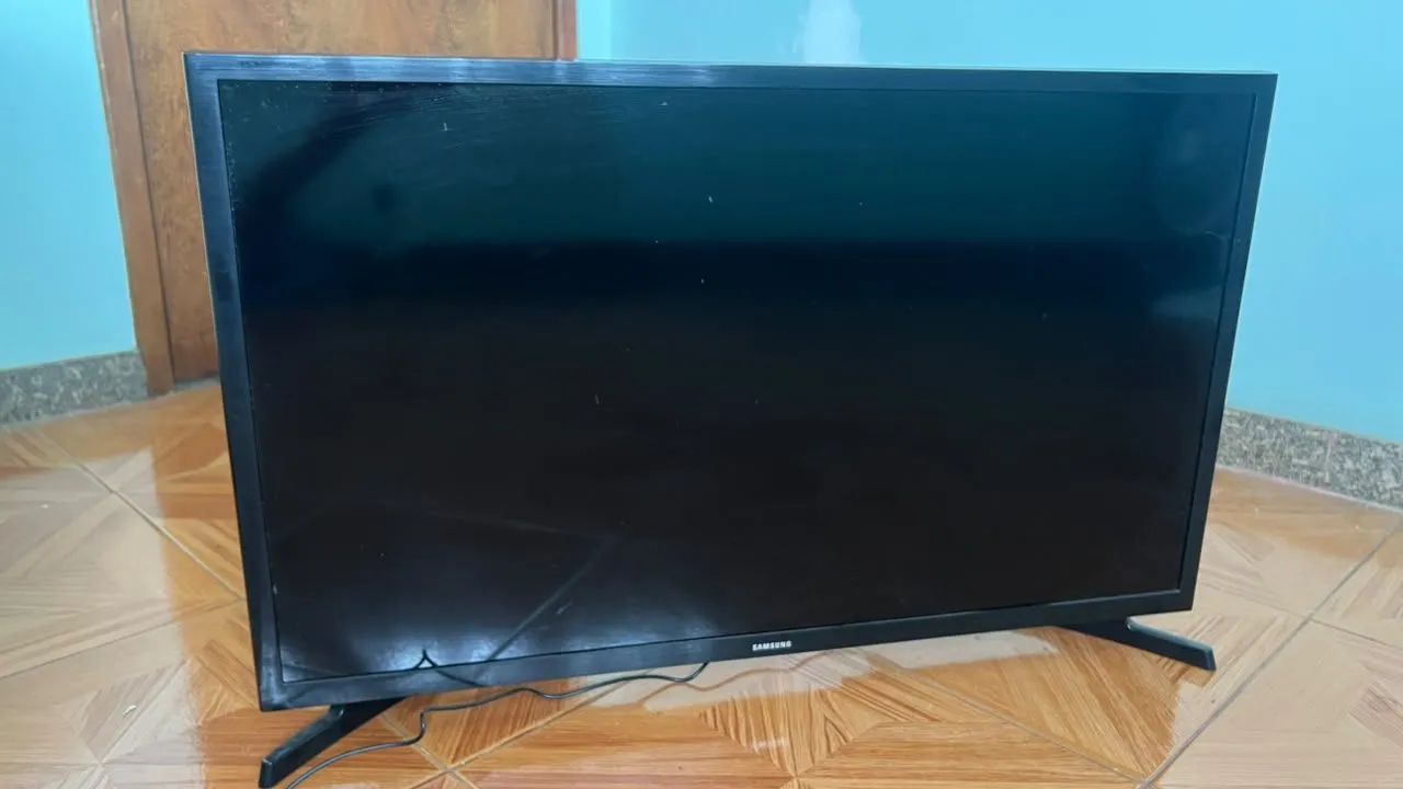 Smartv Samsung 32"  BE32T-B  - Foto 2
