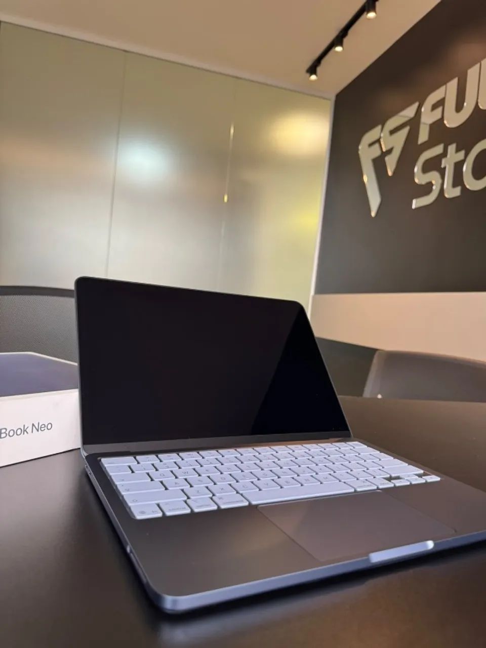 MacBook Neo 512GB 8GB Indigo Seminovo Garantia Apple - Notebooks