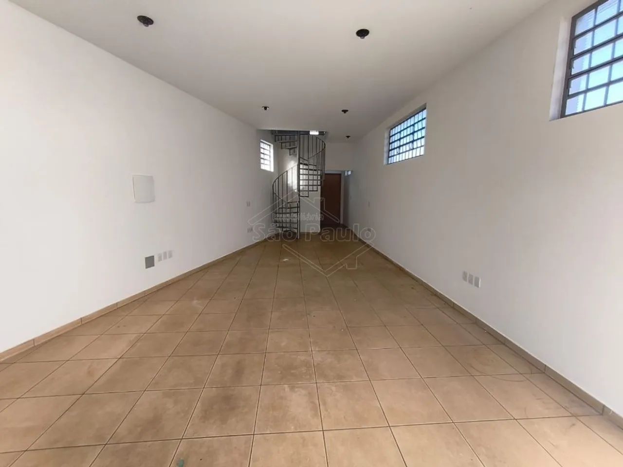 Locação de Comercial / Prédio na cidade de Araraquara - Foto 4