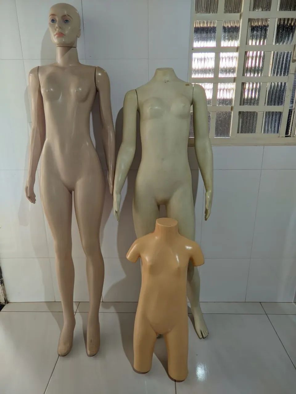 2 Manequins grande e 1 Pequeno - Foto 3