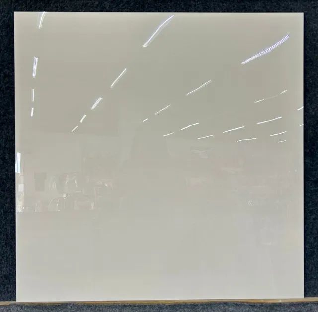 Piso retificado polido 82x82 "Gran Onyx bege" - R$54,90 o m²