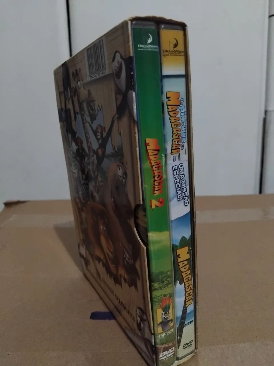 Box de dvd Madagascar 1 e 2 +  especial os pinguins de Madagascar  - Foto 3
