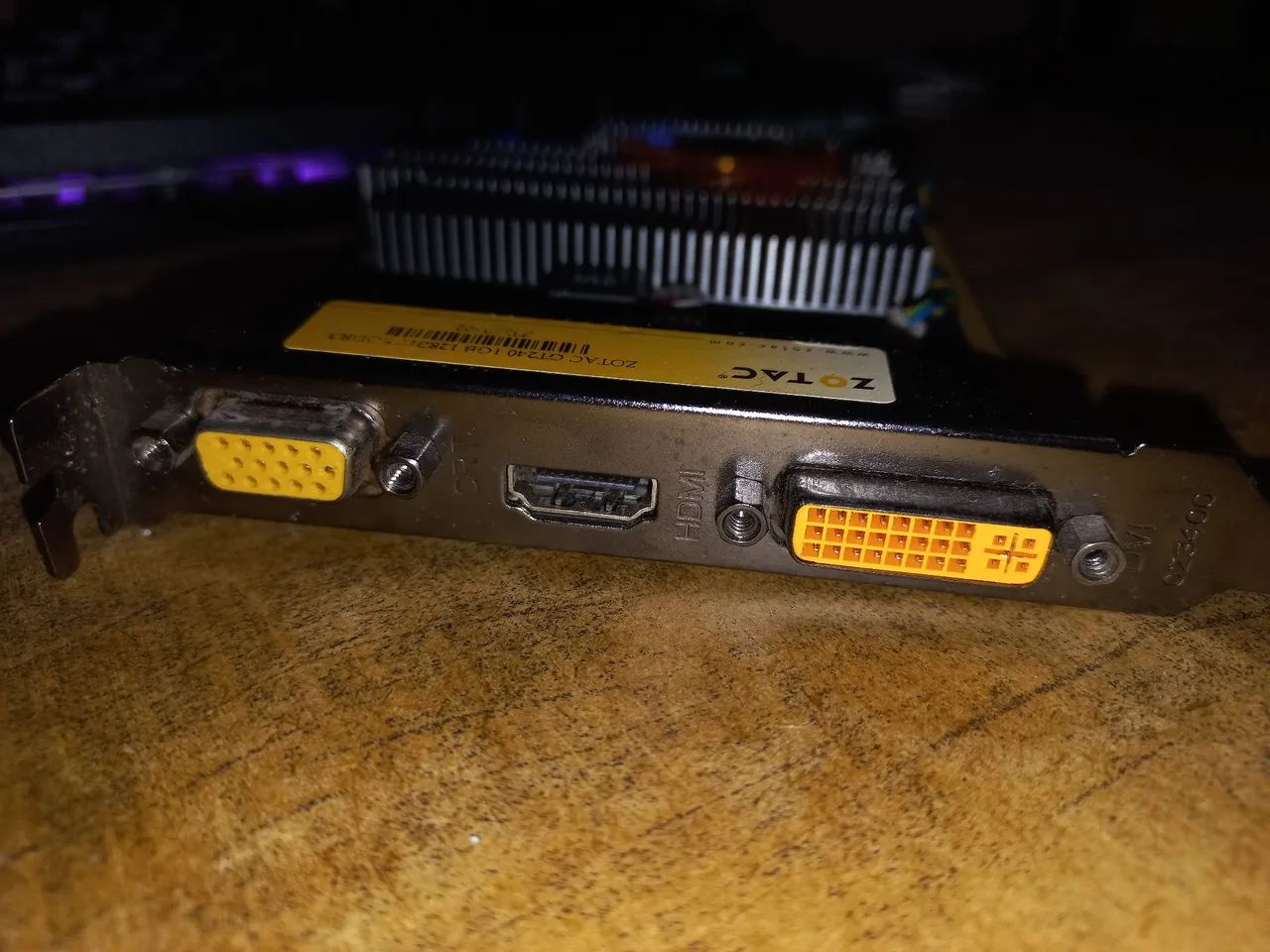 GT 240 1GB DDR3  - Foto 3