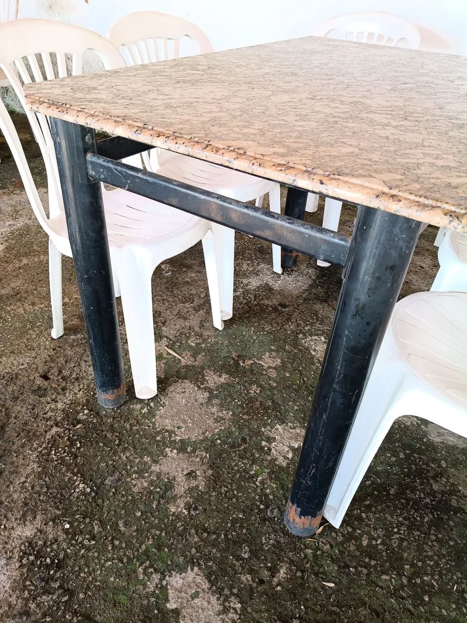 Mesa de ferro com tampo de granito - Foto 3