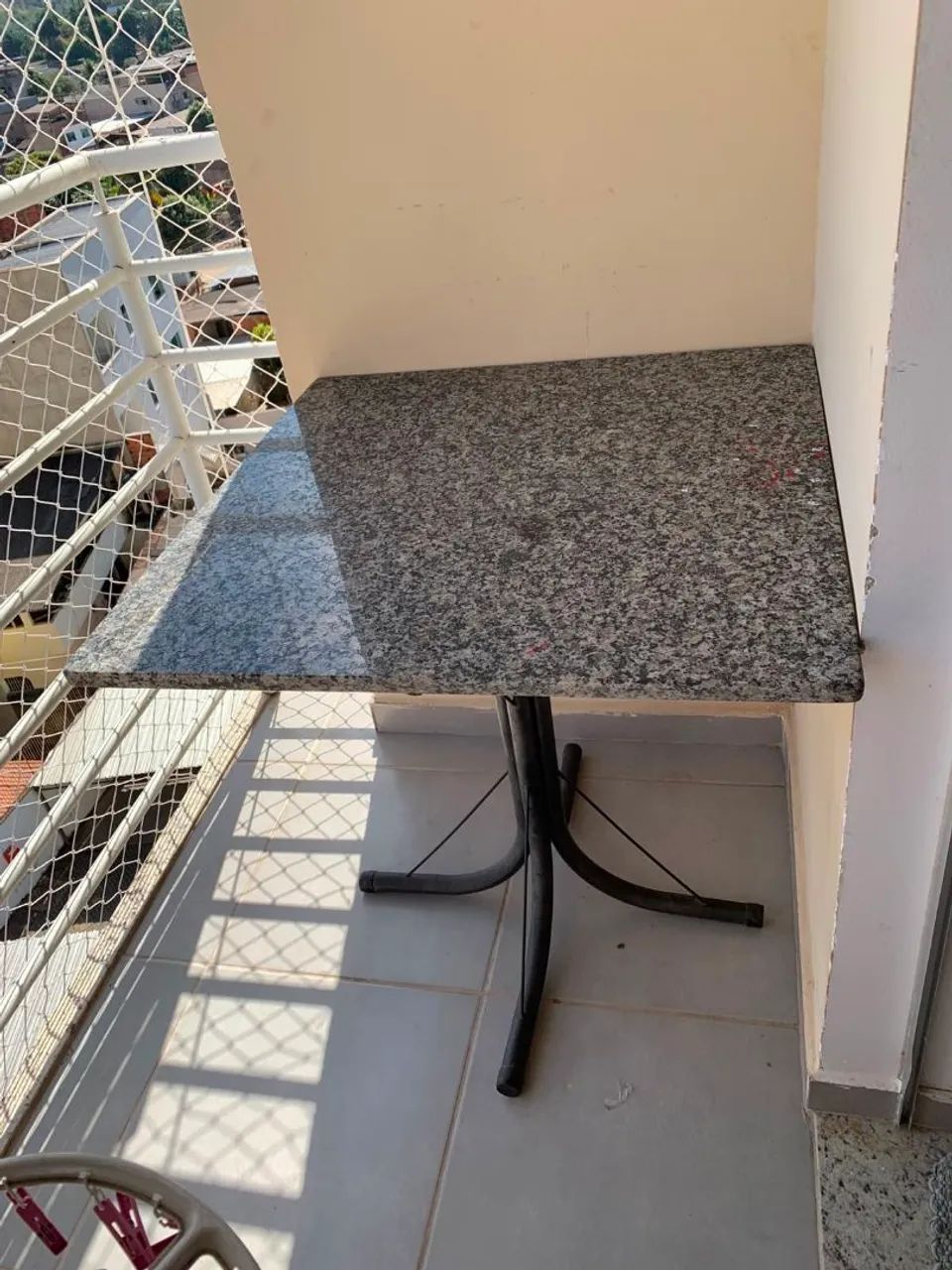 Mesa com 4 cadeiras 