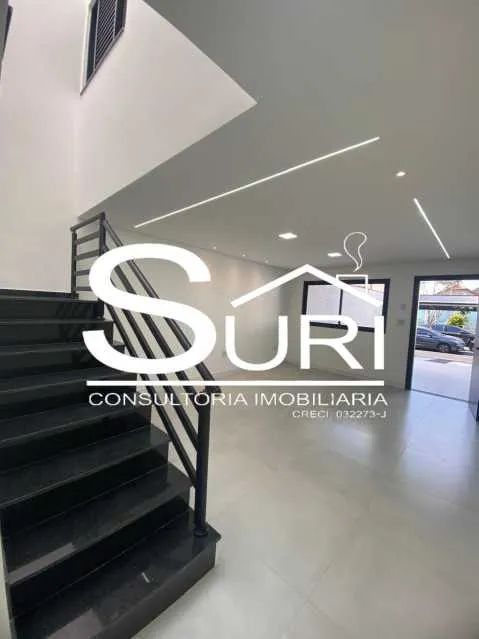Casa de rua : Sobrado / Residencial / Vila Lúcia