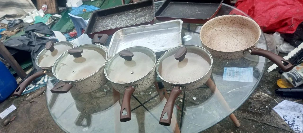 Vendo panelas e tabuleiro para saí agora  - Foto 4