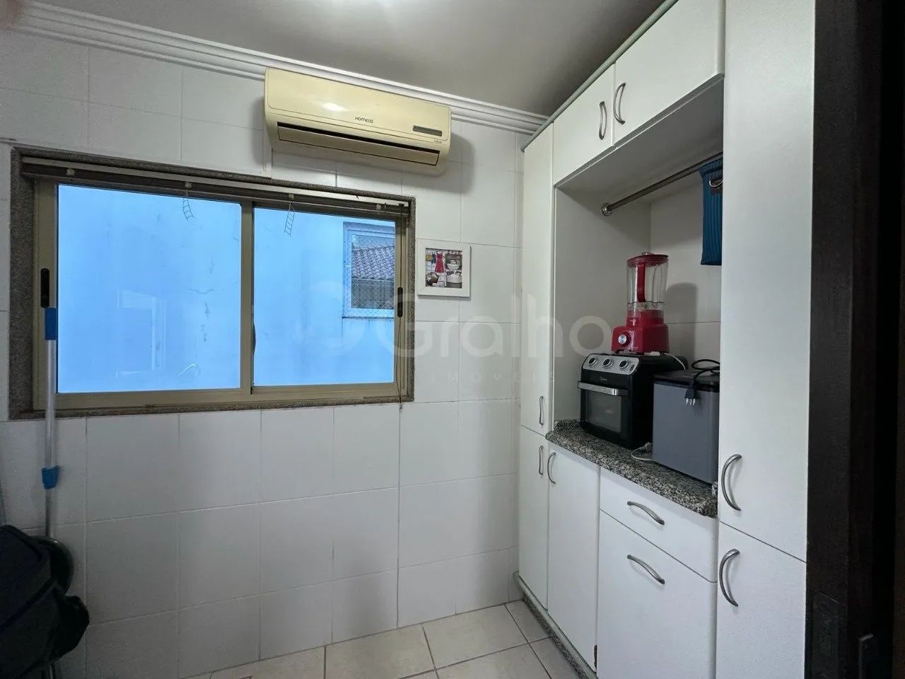 Casa em Condomínio com 270 m² com 4 suítes em Coqueiros - Foto 4