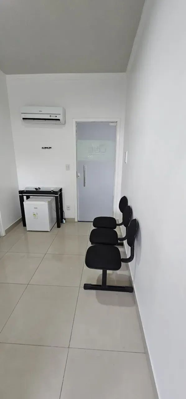 Alugo Sala Comercial Mobiliada na Areinha. - Foto 2