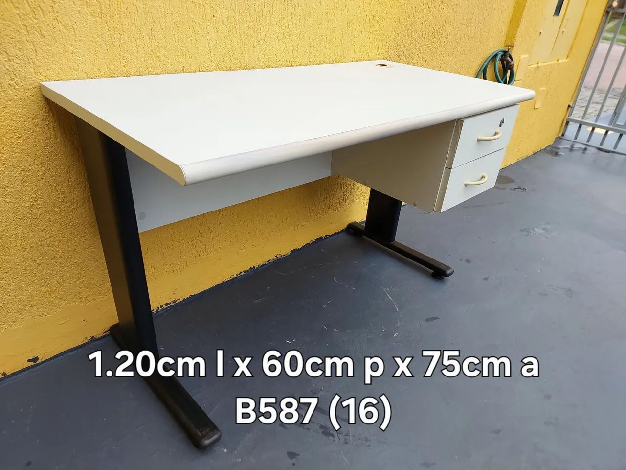 Mesa escritório com 2 gavetas  - Foto 3