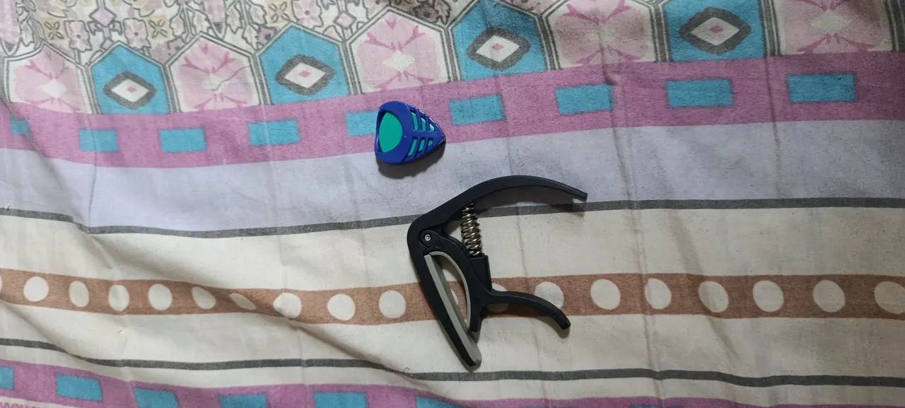 VIOLÃO ELÉTRICO + ACESSÓRIOS  - Foto 4