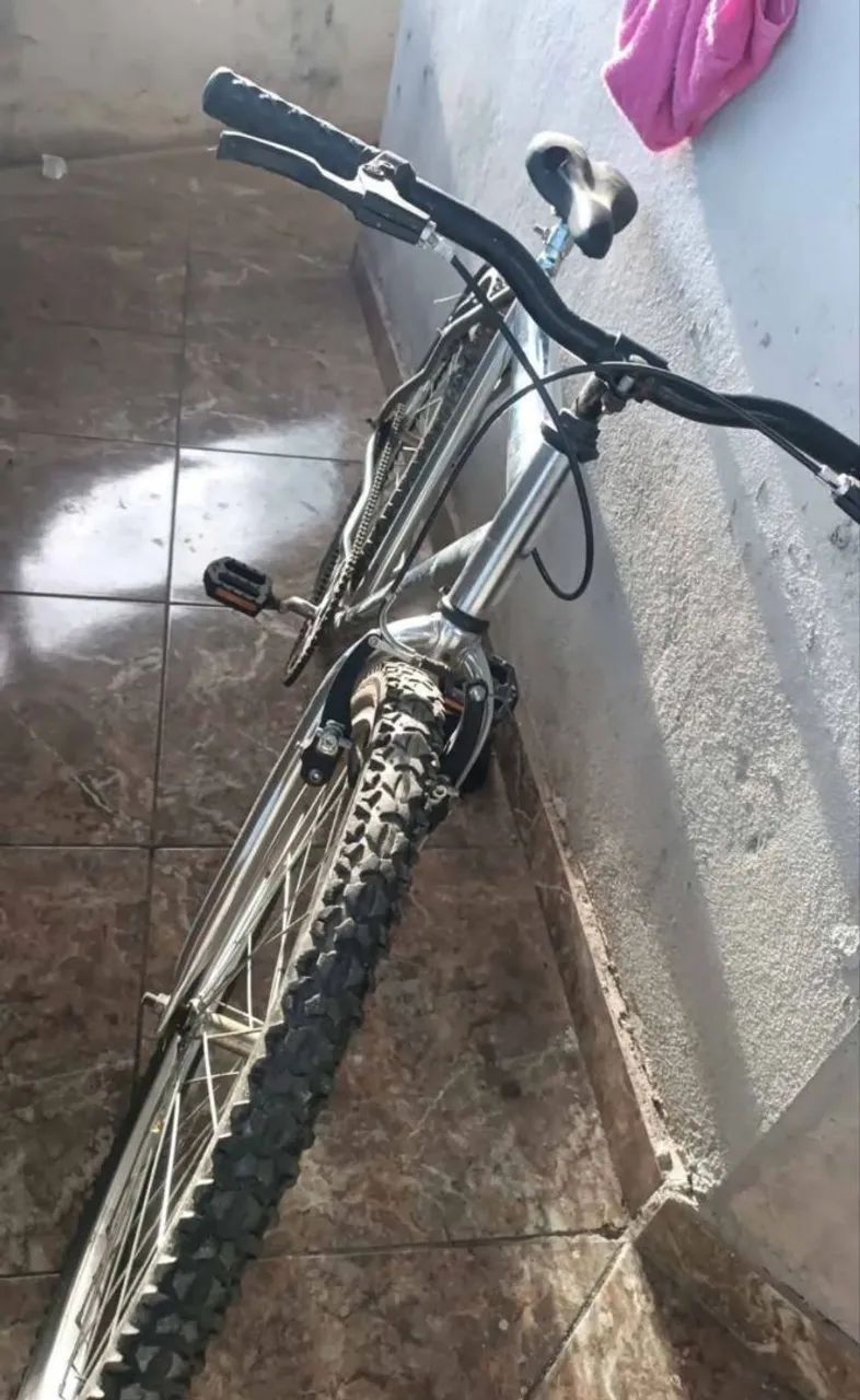 Bicicleta cromada  - Foto 2