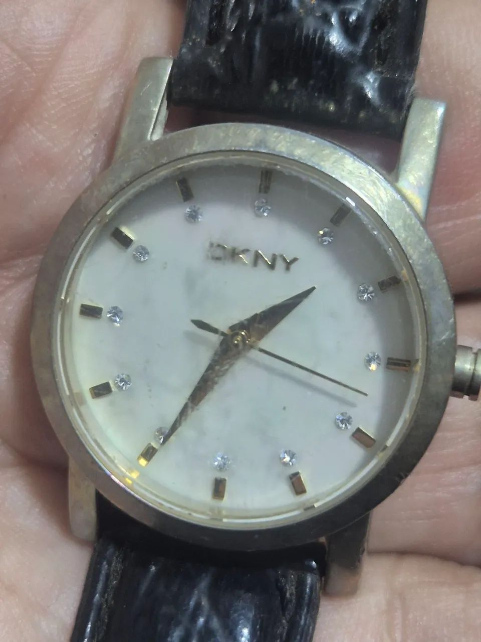 Relógio DONNA KARAN NEW YORK  "DKNY"  À QUARTZ  -  FUNCIONANDO PERFEITAMENTE