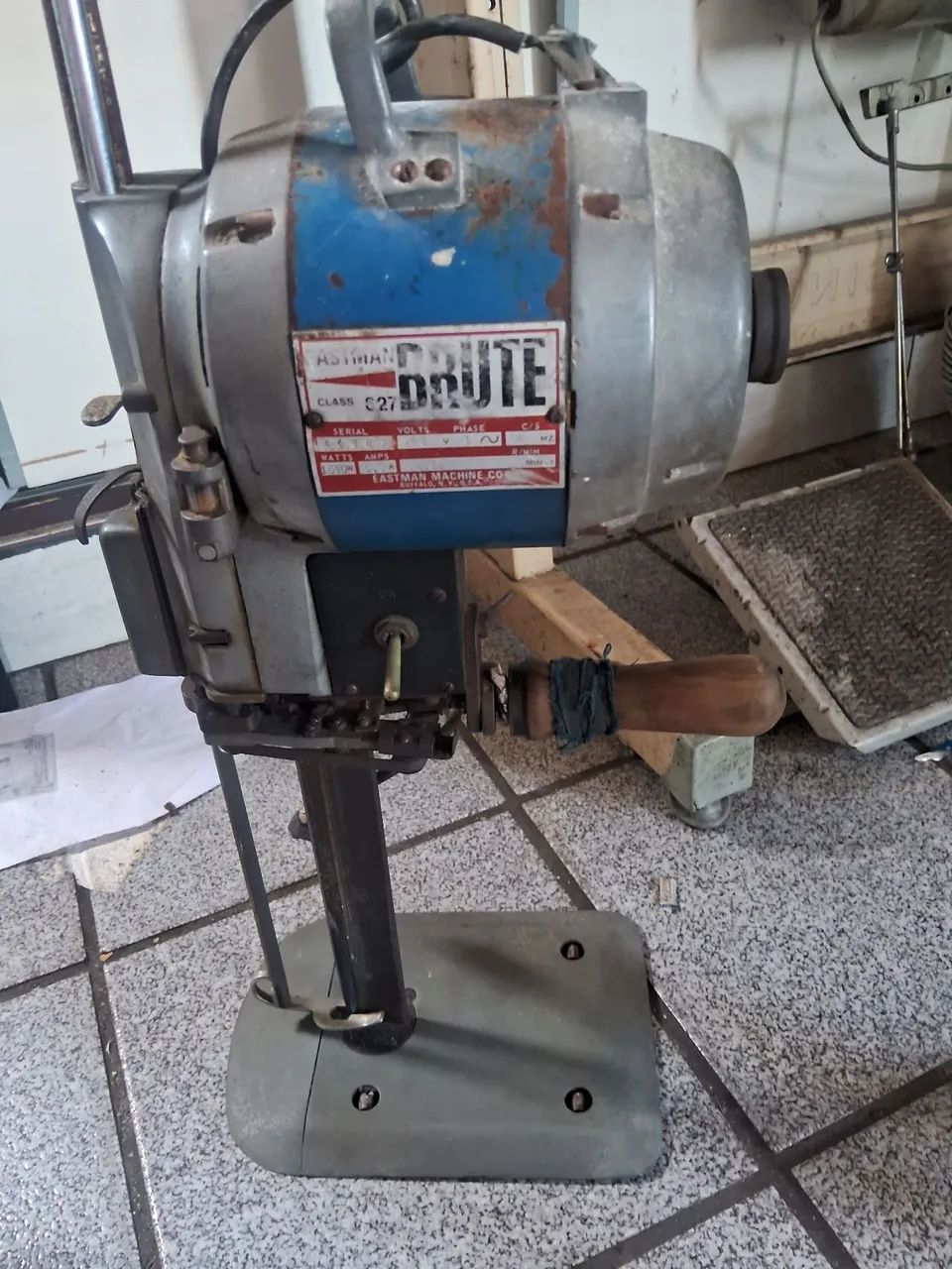 Máquina de cortar tecido