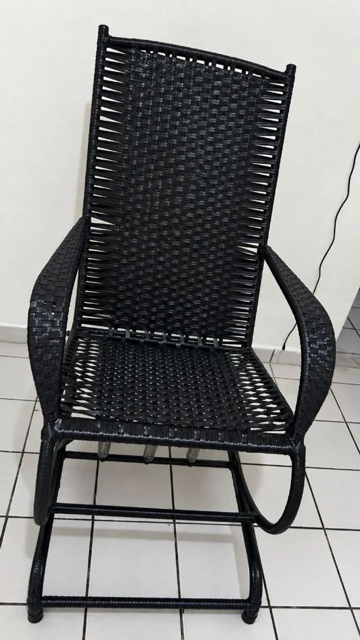 CADEIRA DE BALANÇO SEMI NOVA PRA SAIR HOJE!!! - Foto 2