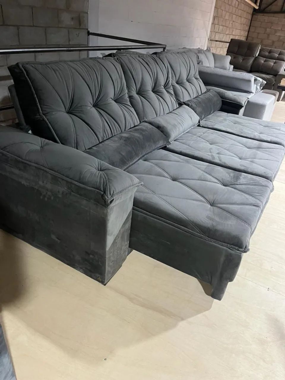 Sofá Onix 2.90m no bege escuro no linho  - Foto 3