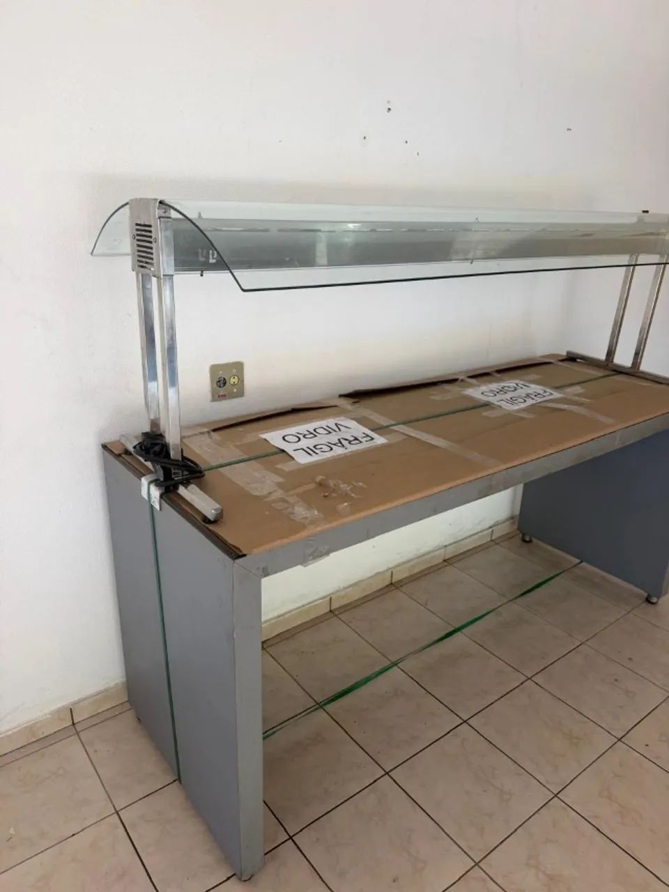 Pista quente e pista fria de buffet self service e diversos utensílios de cozinha - Foto 2
