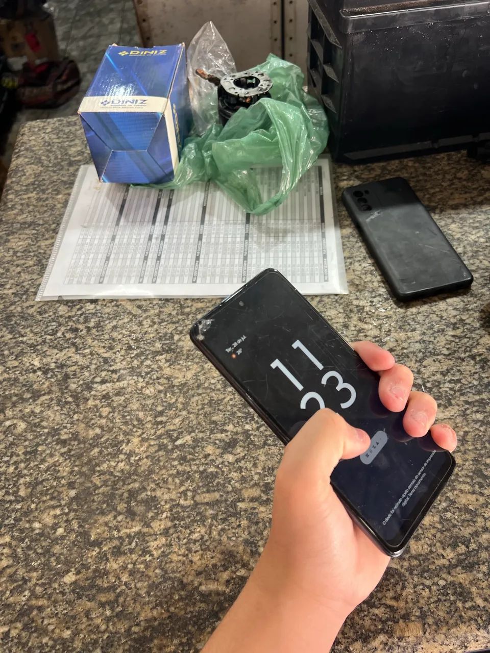 Moto g62 5g (tela quebrada no canto,porém funcionando perfeitamente) - Foto 2