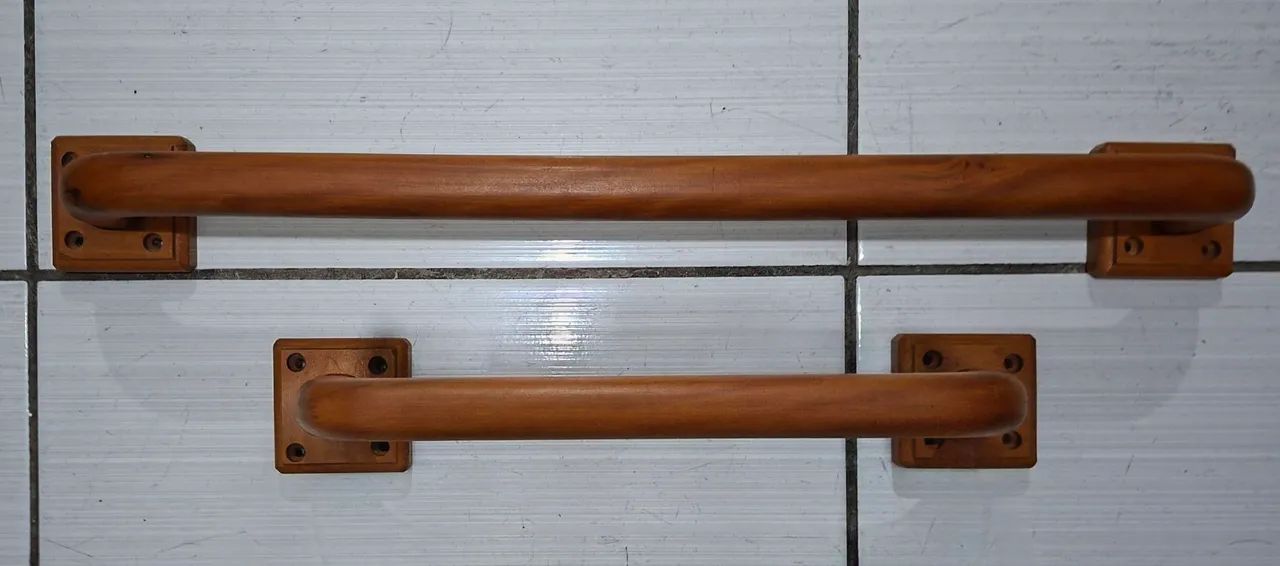 Suporte/Aparador para banheiro.