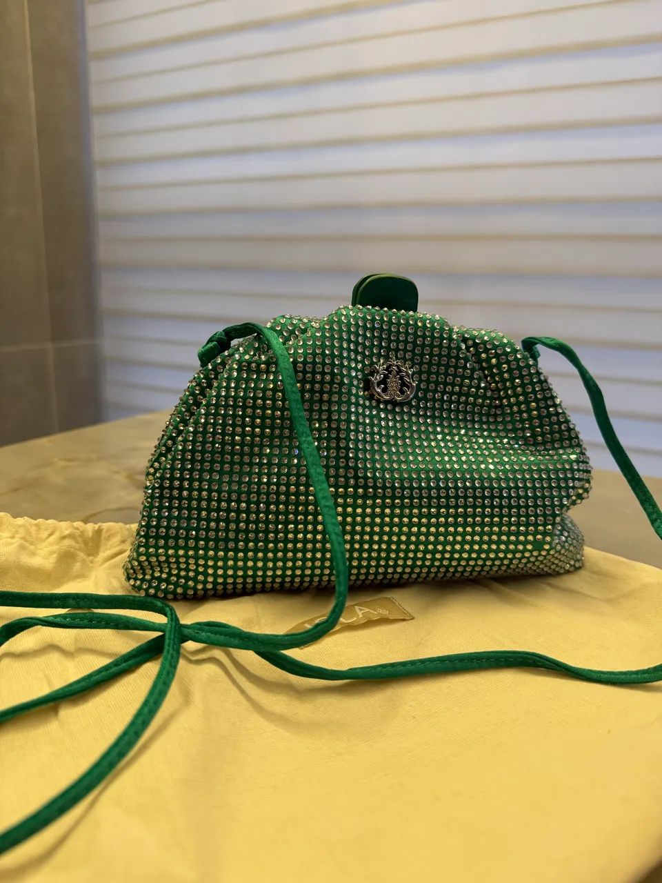 Clutch Verde com Strass Isla - Foto 2