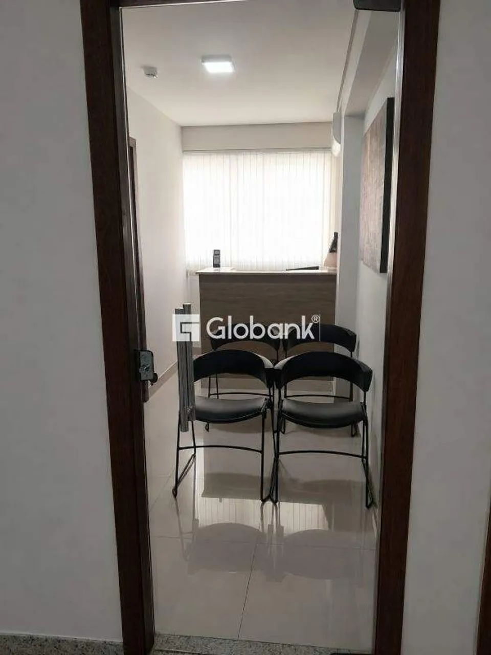 Sala comercial à venda em Centro com 33m² e banheiro. - Foto 4