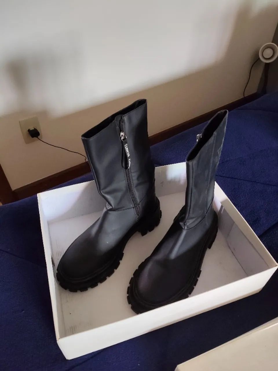 Bota Schutz Tratorada cano médio 37 - Foto 2