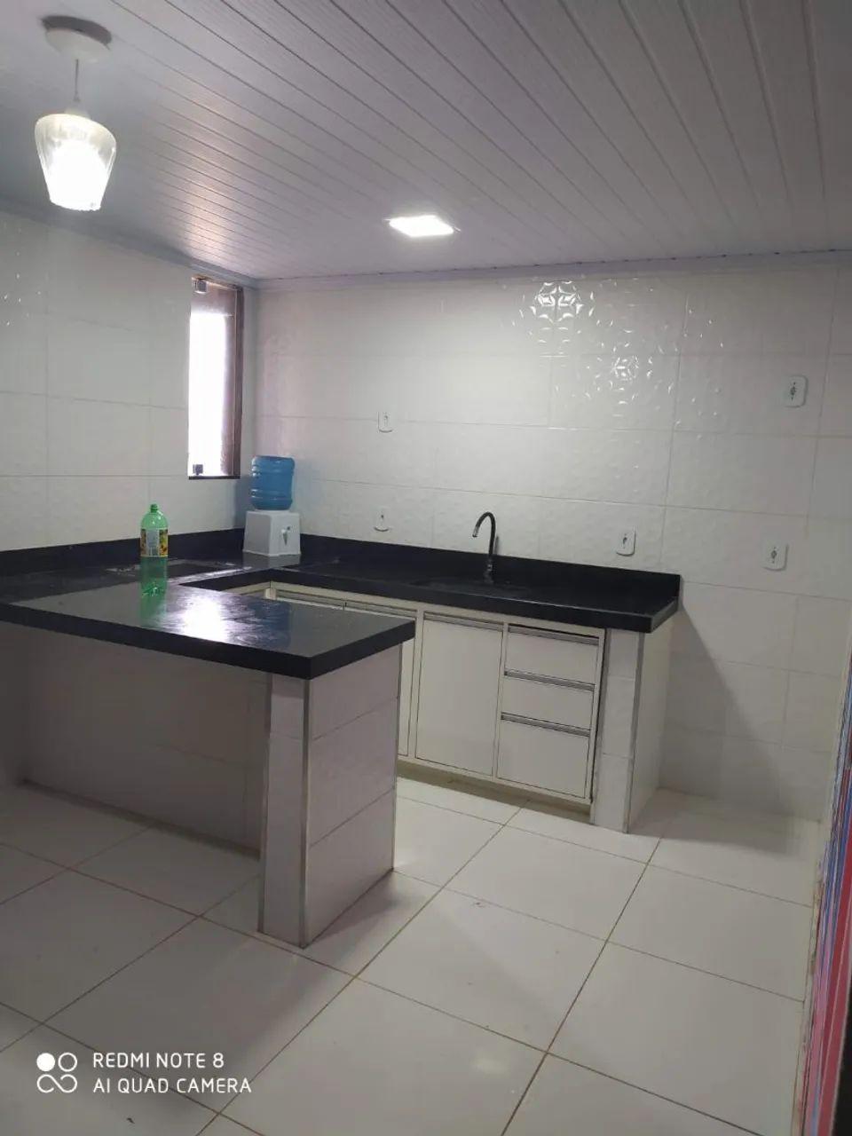 Aluga - se kitnet para casal.