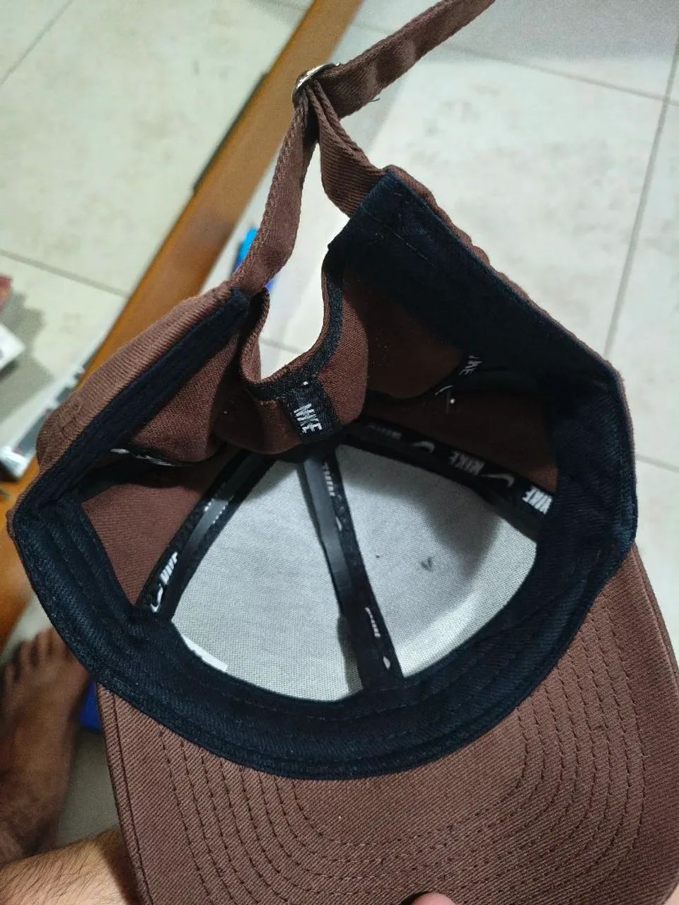 Boné Nike Marrom Aba Curva (Modelo Importado) - Novo com Etiqueta - Foto 4