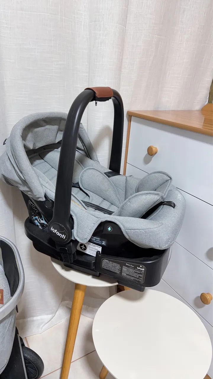 Vendo esse lindo carrinho + Bebê conforto  - Foto 2