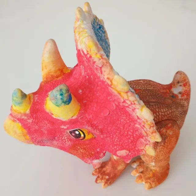 Boneco - Dinossauro Triceratops Colorido - Foto 2