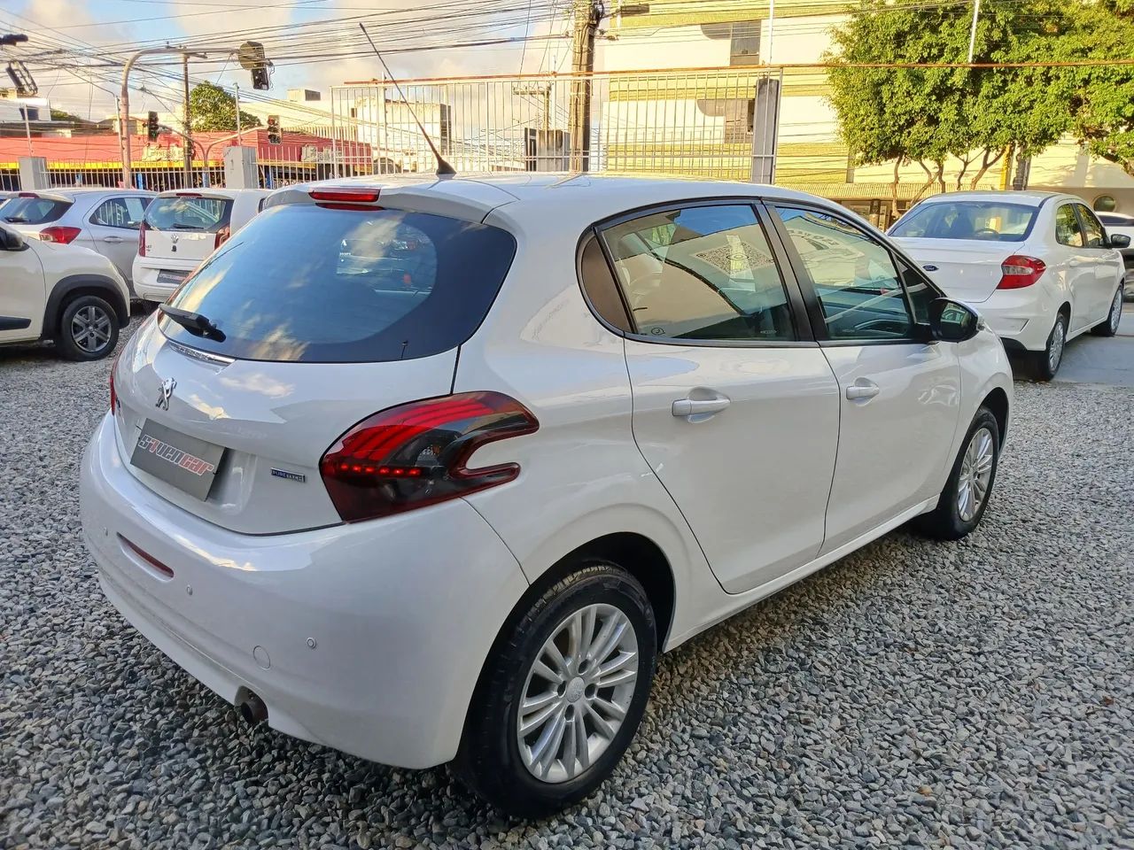 Peugeot 208 Active Pack 1.2 Flex 12V 5P Mec. 2017 - Foto 4
