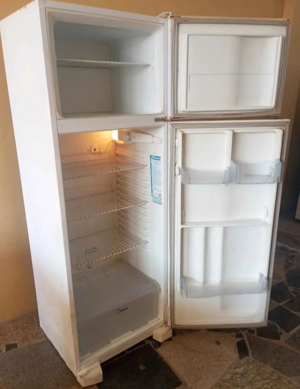 Geladeira Duplex Continental - 337 litros  - Foto 4