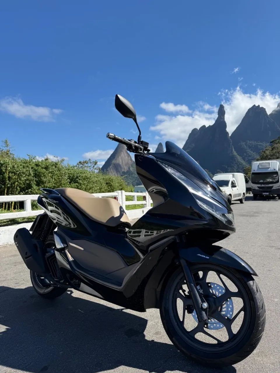 PCX DLX 2026 - Foto 2