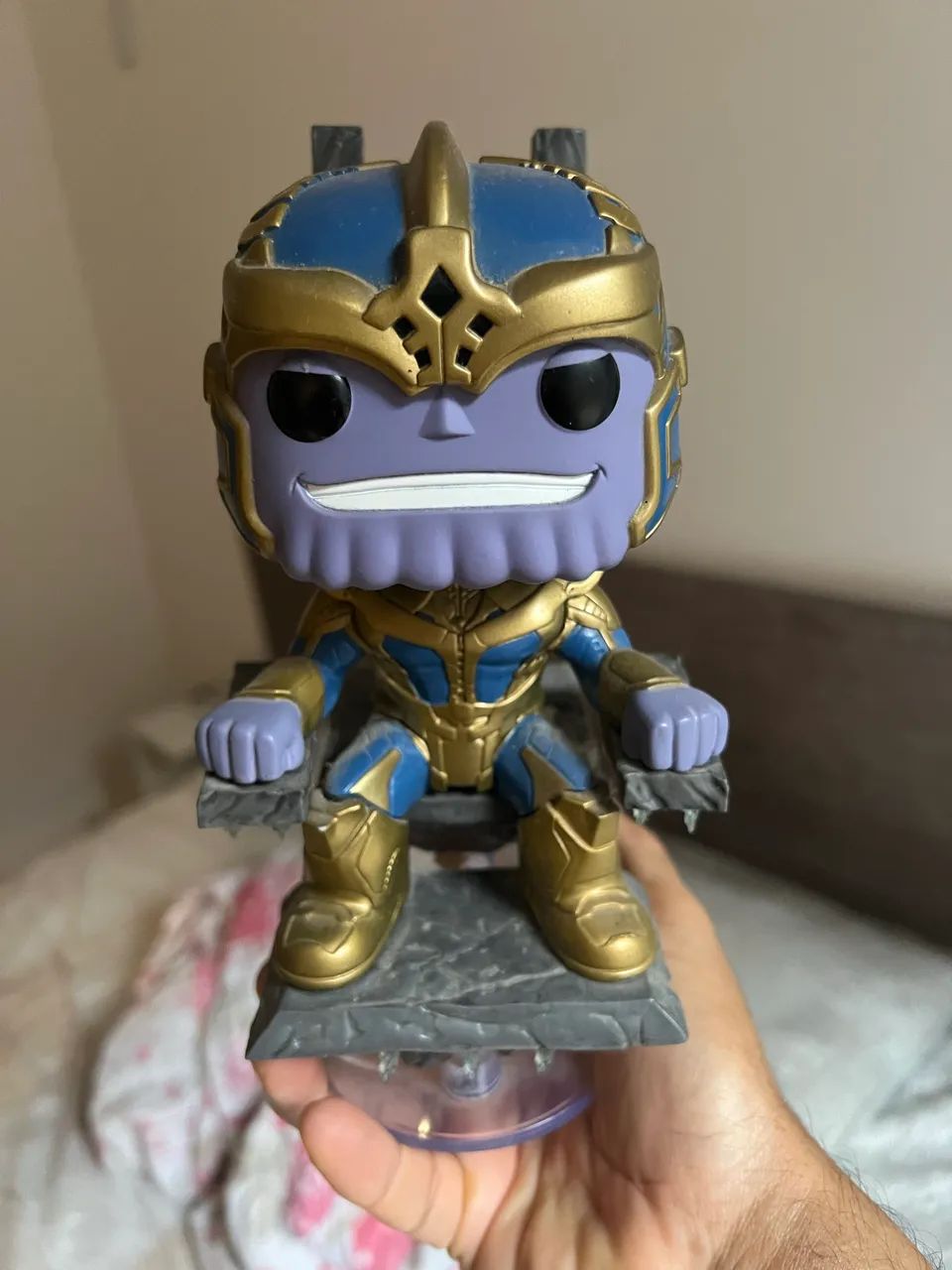 Funko Pop: Thanos With Throne - Nº 331