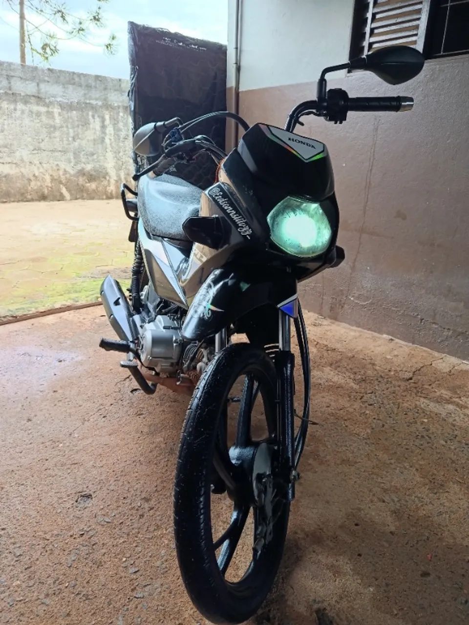 Moto bem conservada 