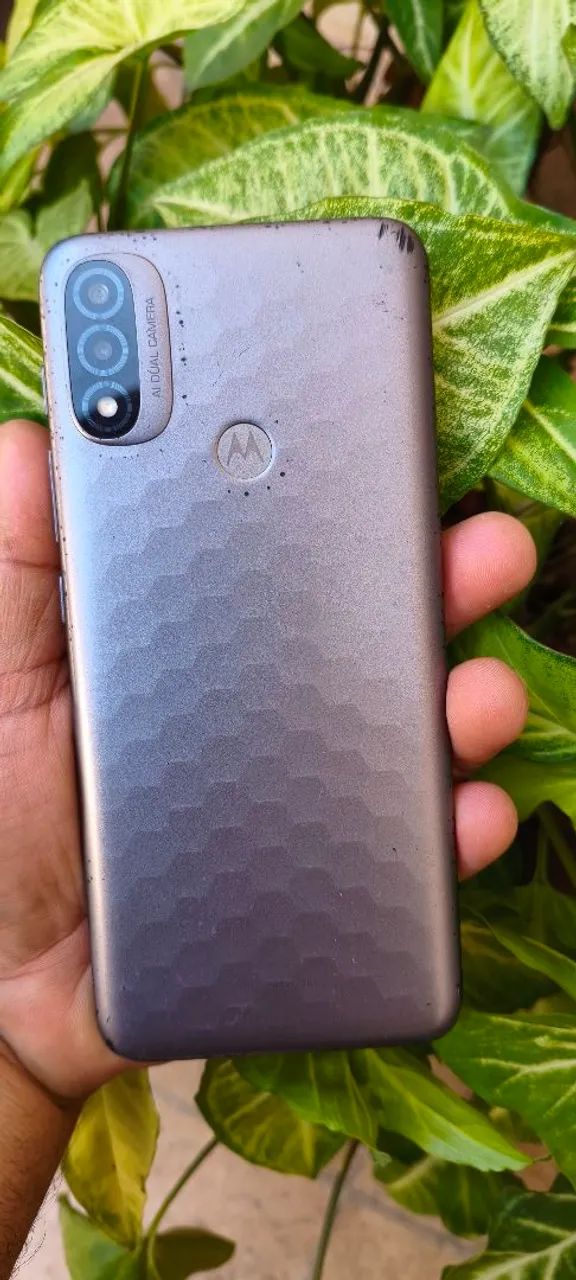 Moto E22 
