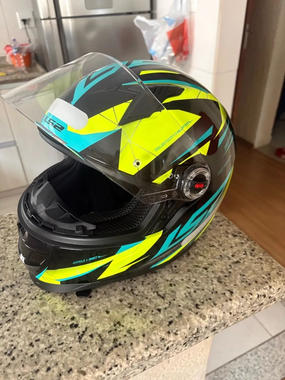 Vendo Capacete LS2 ZERO! Nem 5 meses de uso. - Foto 2