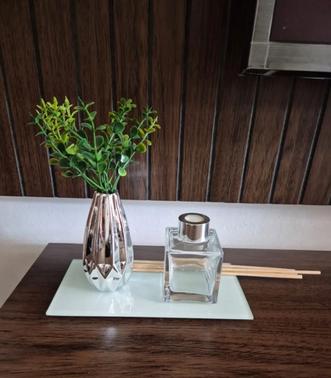 Kit bandeja decorativa com vaso e plantinha artificial + frasco aromatizador novo - Foto 2