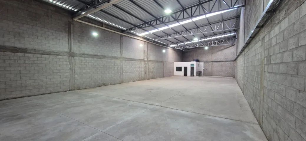 Galpão Novo Bairro Universitário 360m2