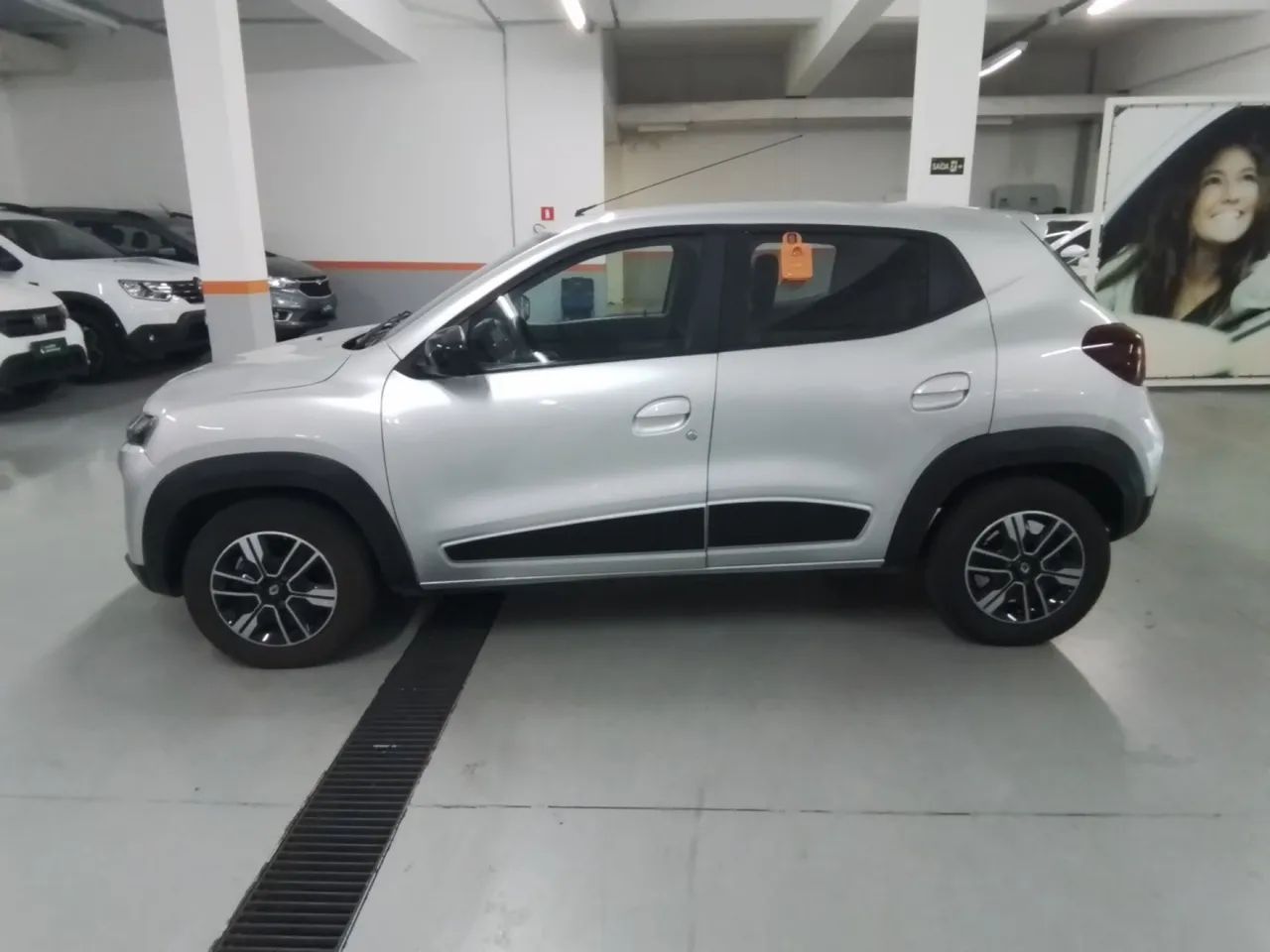 Renault Kwid 1.0 Intense 2023 - Foto 3