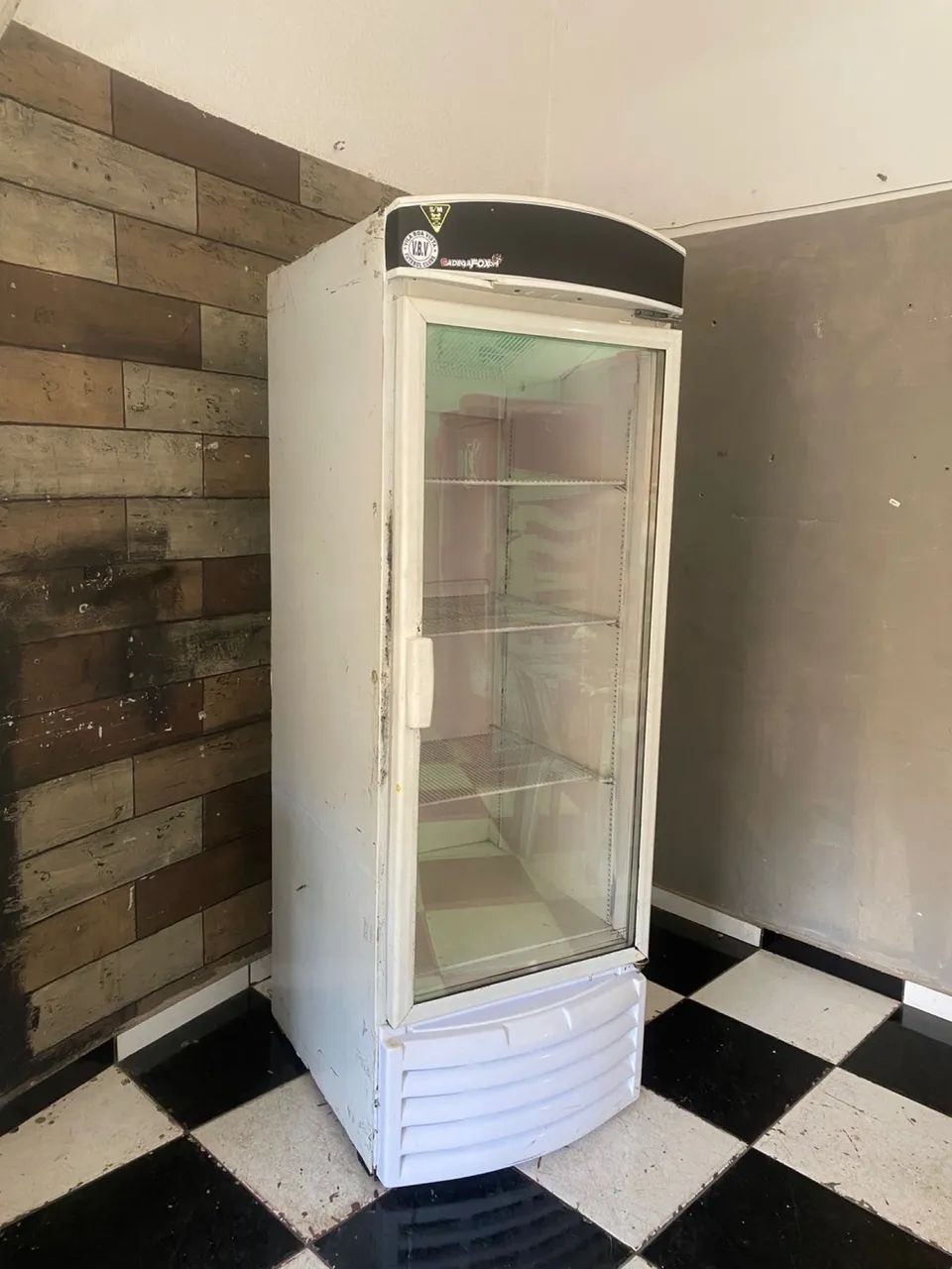 Expositora de bebidas porta de vidro grande entrega grátis 