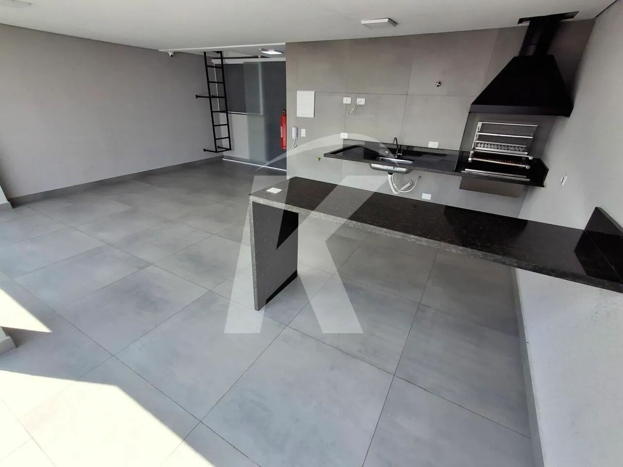 Apartamento com 2 quartos, sala, cozinha, banheiro e área de serviço. - Foto 4