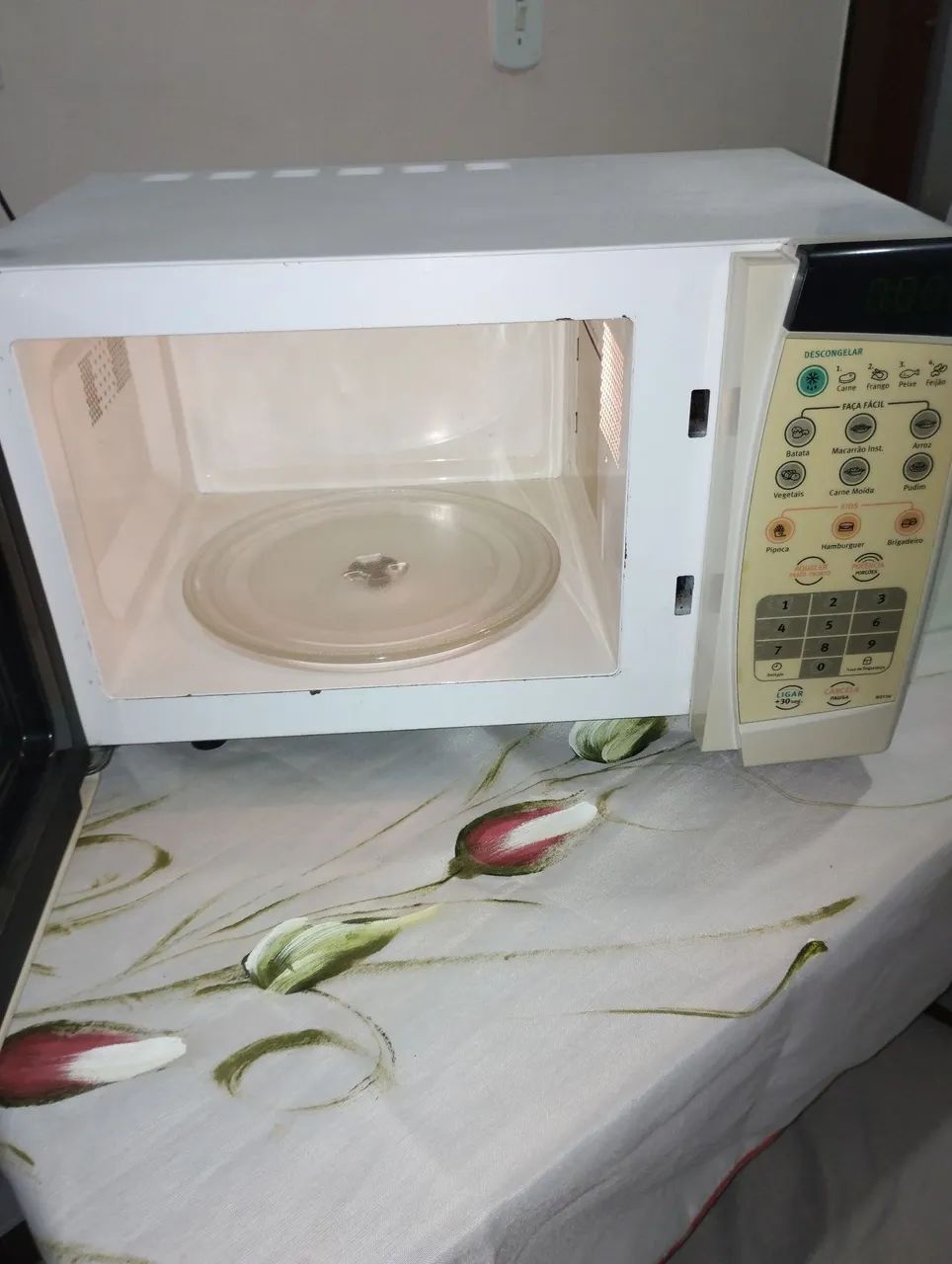 Microondas Electrolux 18l 110vts usado  - Foto 3