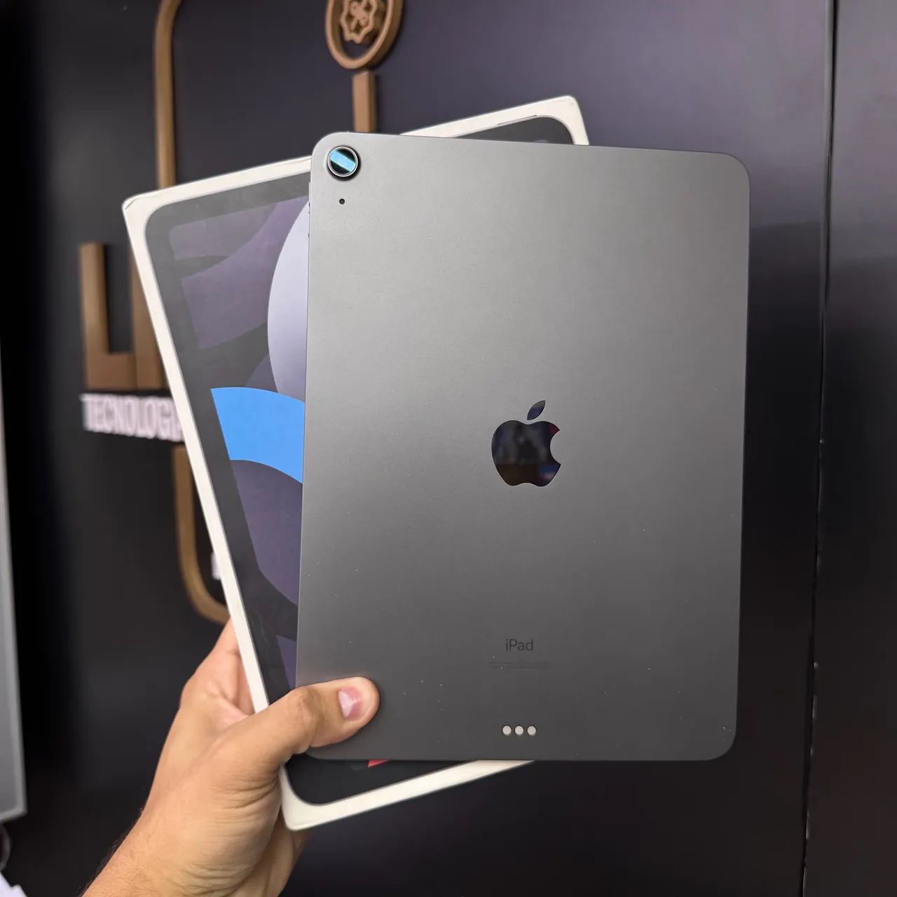 Apple iPad Air スペースグレー 本体　64gb iPad Air Wi-Fi 64GB - スペースグレイ（第5世代）[整備済製品