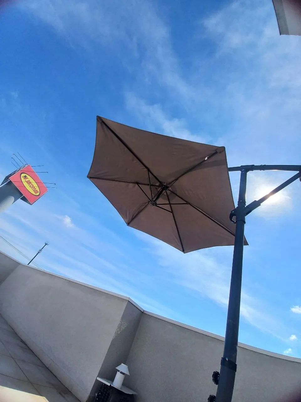 Ombrelone em excelente estado - pouco uso - Foto 2