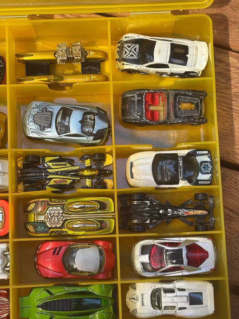 24 Carrinhos de coleção Hot Wheels - Foto 4