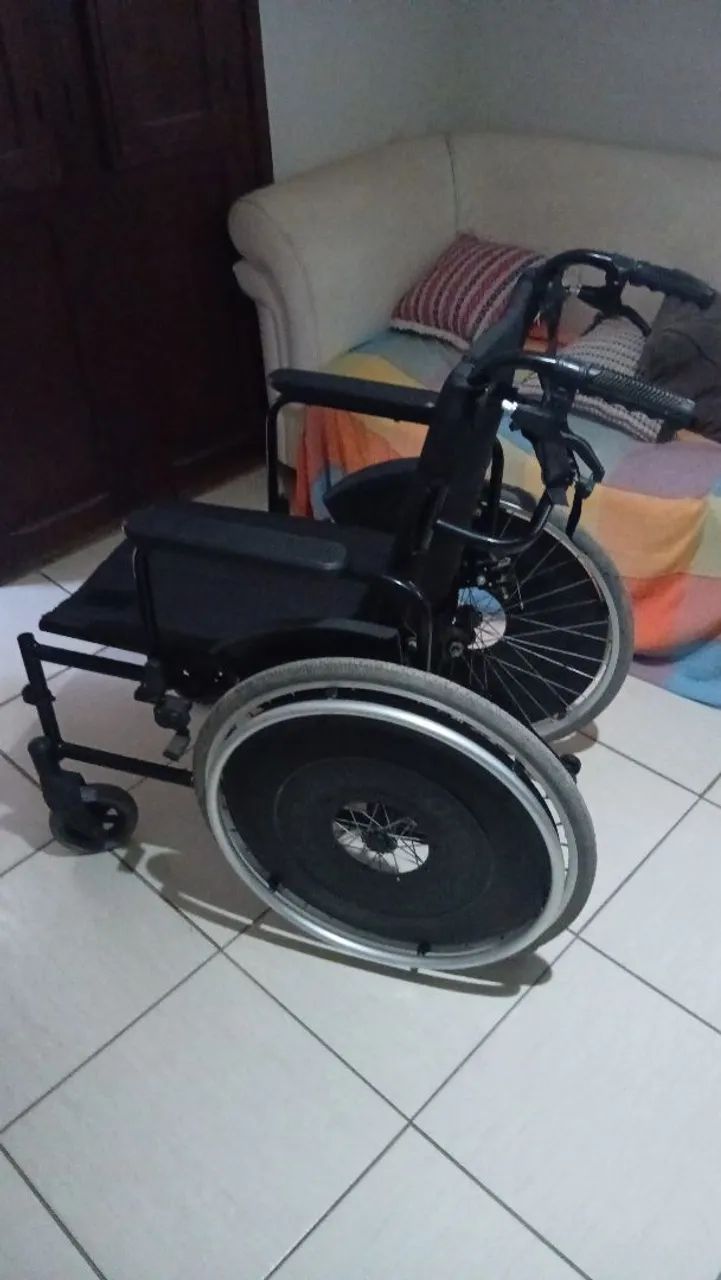 Cadeira de rodas  - Foto 2