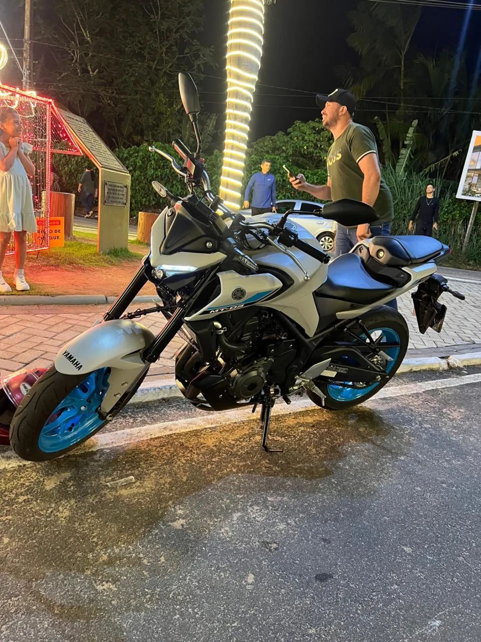 Moto nova e em dias 