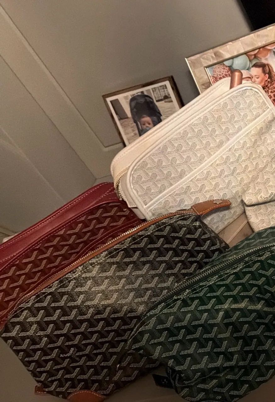 Kit com 7 necessaires GOYARD